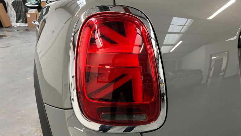 MINI Hatchback 1.5 Cooper Classic II 3dr Petrol Hatchback